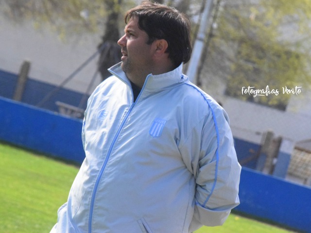 Ferro despidi al entrenador Miguel Diorio